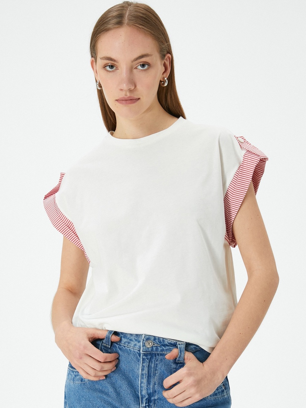 ZARA Women's White and Red T-shirt Medium